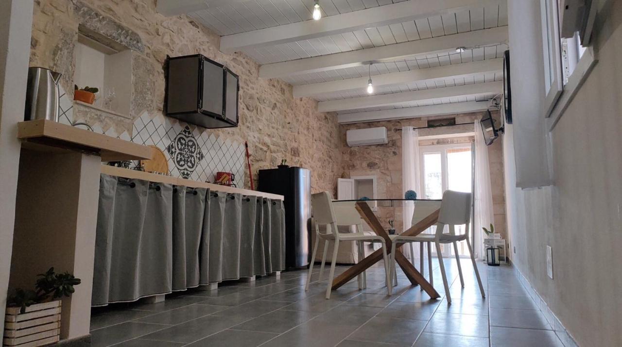 La Carraia Bed & Breakfast รากูซา ภายนอก รูปภาพ